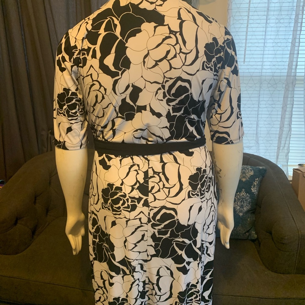 WRAP DRESS - Picture 2 of 6